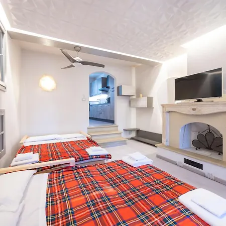 Maison D'azeglio, By Short Holidays