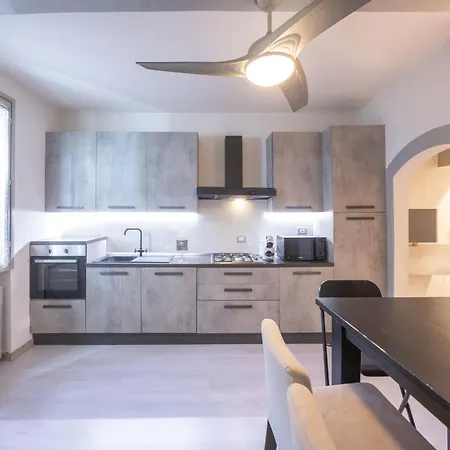 Maison D'azeglio, By Short Holidays شقة